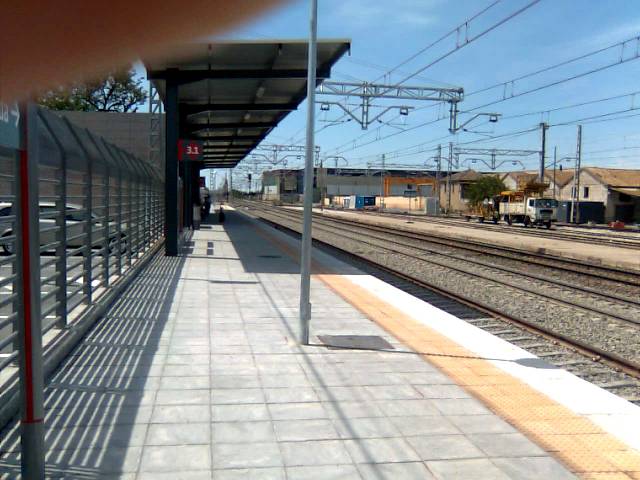 Andén de la estación de Casetas.jpg